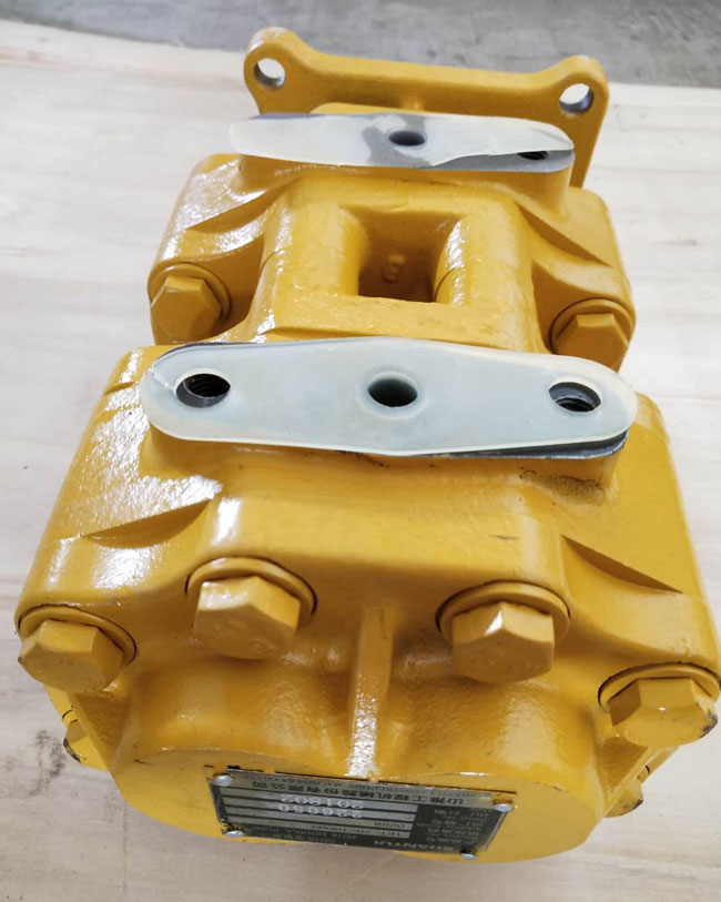 原廠推土機配件 變速箱主離合器雙聯(lián)泵 原廠推土機配件 變速箱主離合器雙聯(lián)泵