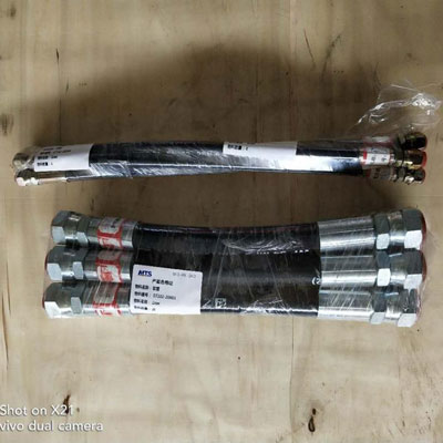 推土機(jī)SD16/Sd22/SD32/D85柔性橡膠液壓水散熱器高壓氣體軟管